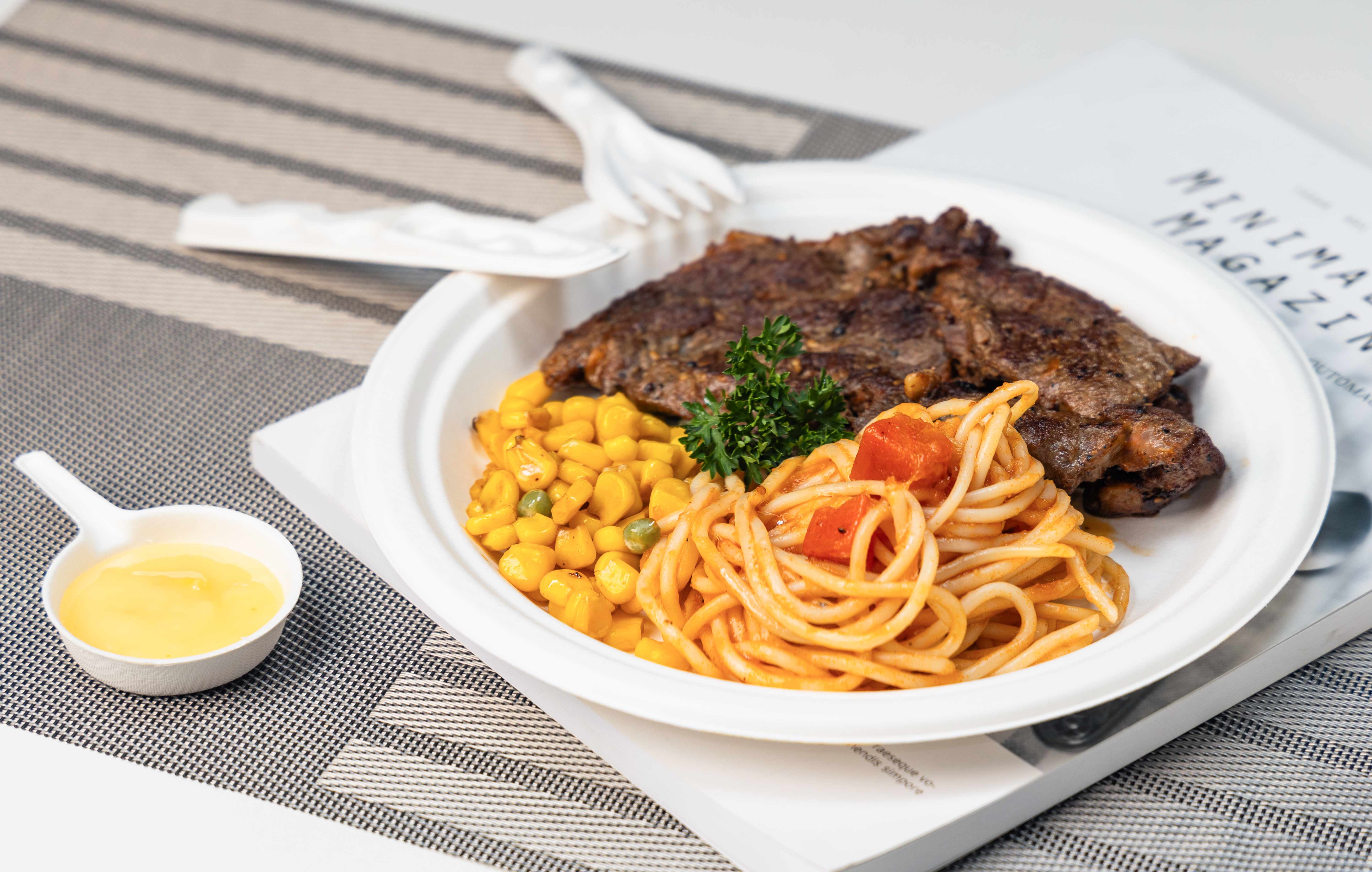 Bagasse plate with pasta and steak.jpg