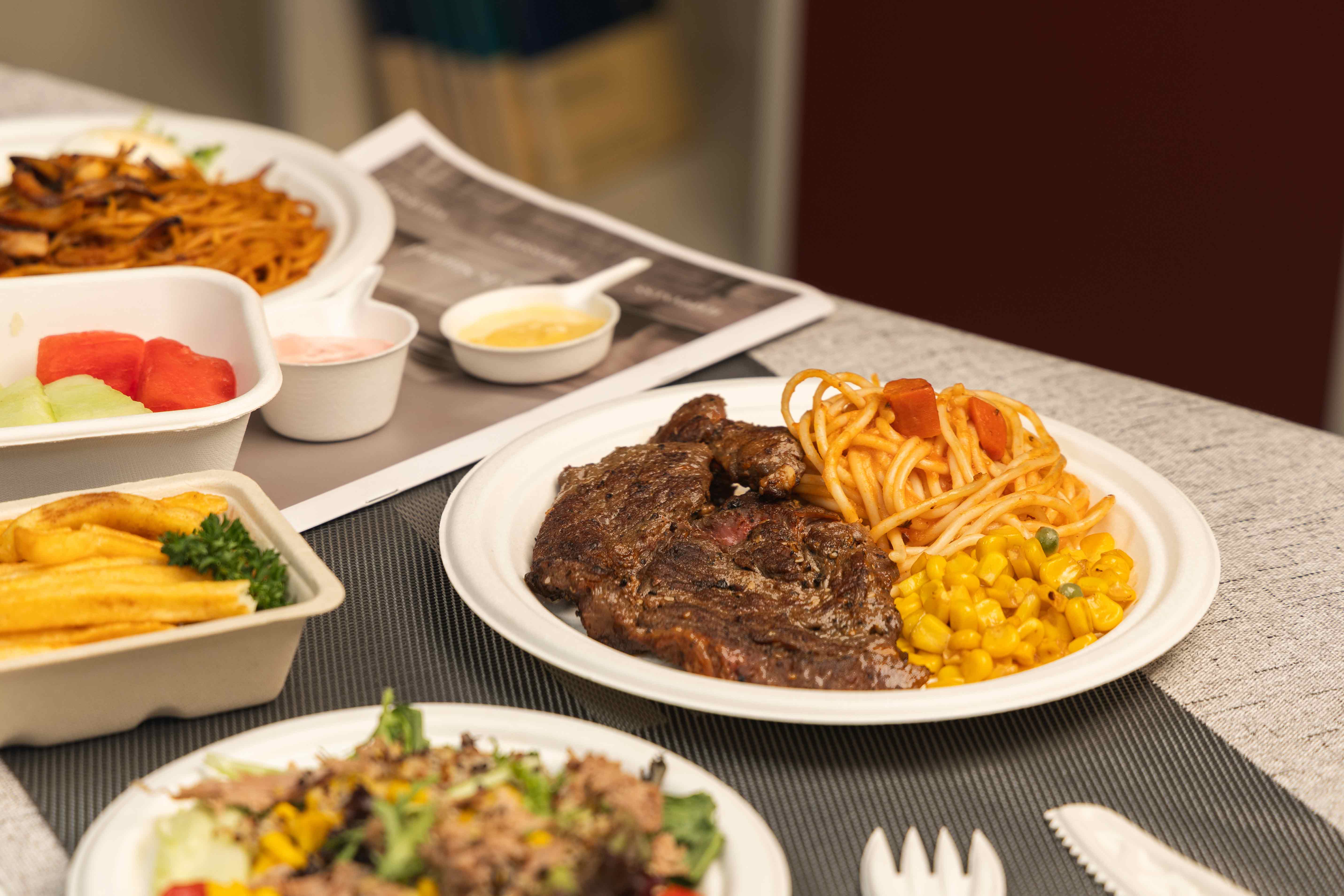 Sugarcane-pulp-plate-combination-photo